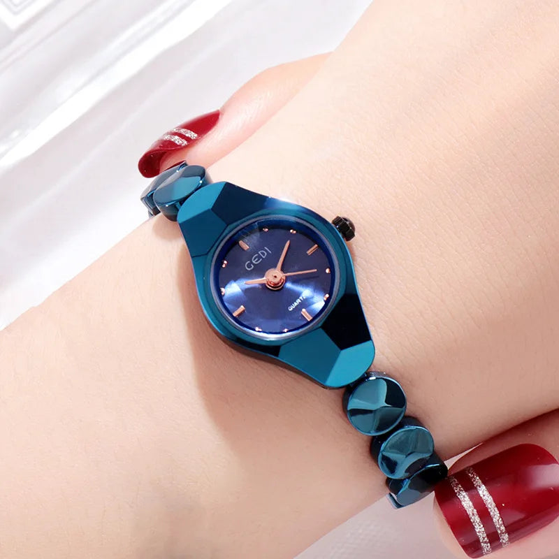 UTHAI New Women Watch Light Luxury Brand high-end Exquisite Bracelet Wristwatch Waterproof Ladies Fashion Quartz Watches gift