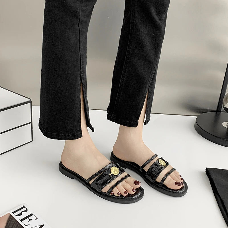 Women's Slippers2026New summer women's shoes for outdoor wear, soft-soled fashionable flat slippers for women