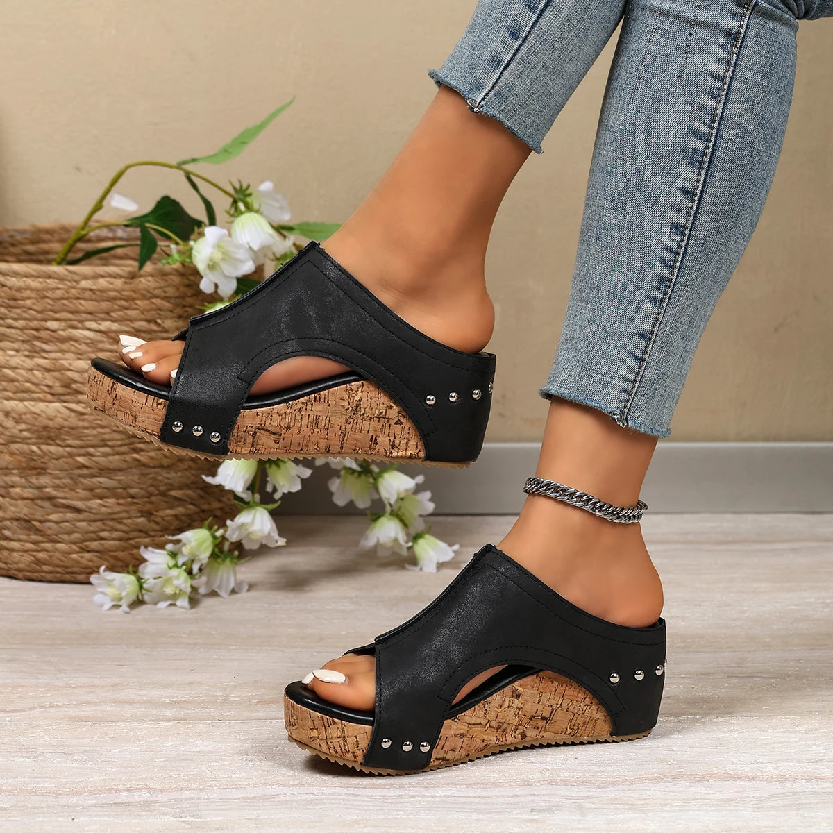 *Fashionable and Sexy Banquet Hot Selling Slippers Summer New Round Toe Wedge Heel Comfortable Casual Slippers for Women